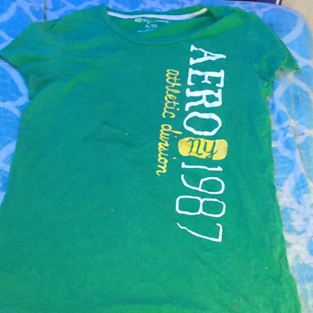 Aeropostale green t-shirt